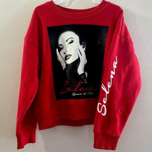 Selena Queen of Columbia Sweatshirt - Picture 4 of 5
